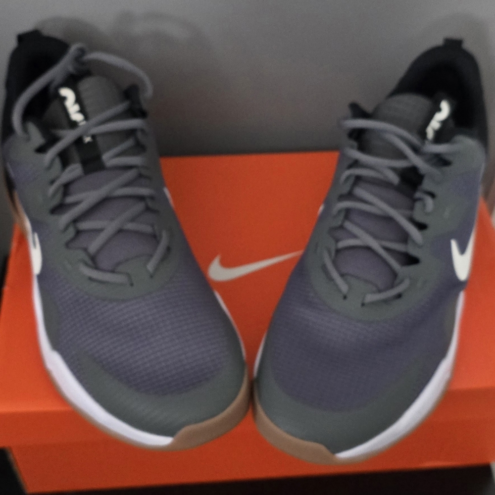 Nike Air Max Alpha in Grey and Black - Picture 10 of 12